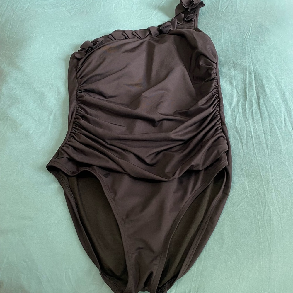 Black ruffled one-shoulder bathing suit